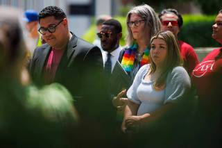 Activist Demonstrate Outside Hearing For Kilmar Abrego Garcia In Nashville