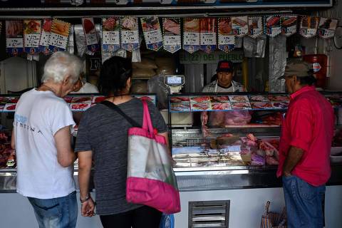 Com peso valorizado, Brasil amplia vendas para a Argentina, inclusive de carnes