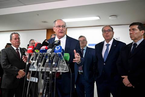Governo avalia medidas para manter empregos diante de possível tarifaço dos EUA