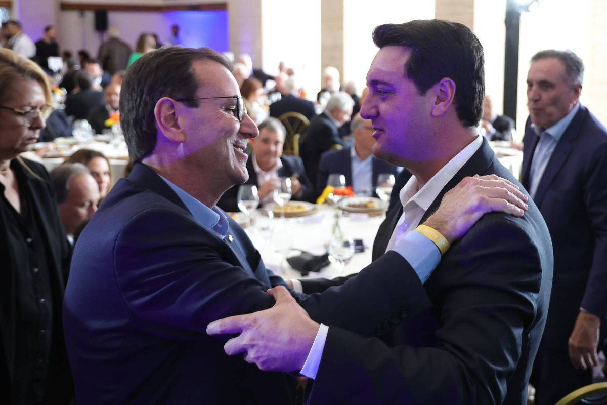 Paes diz que Brasil estaria muito melhor se Ratinho Jr. estivesse governando o país