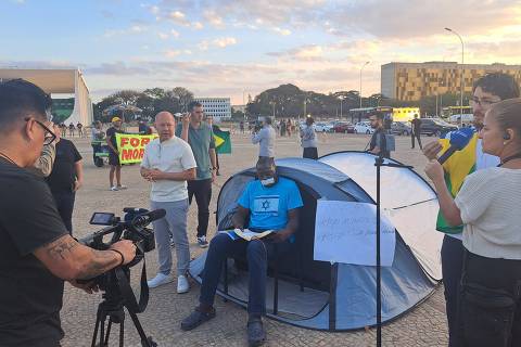 Moraes ordena remoção de deputados do PL acampados em frente ao STF