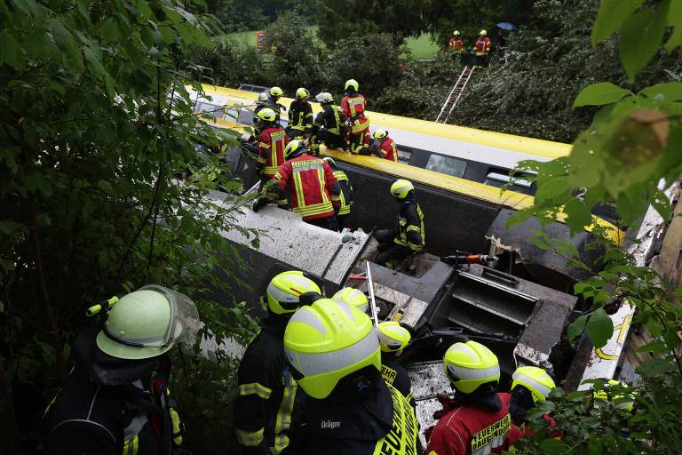 Ao menos três morrem em acidente de trem no sudoeste da Alemanha
