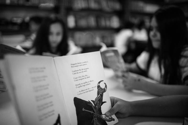 Bagunça com livros didáticos continua no MEC