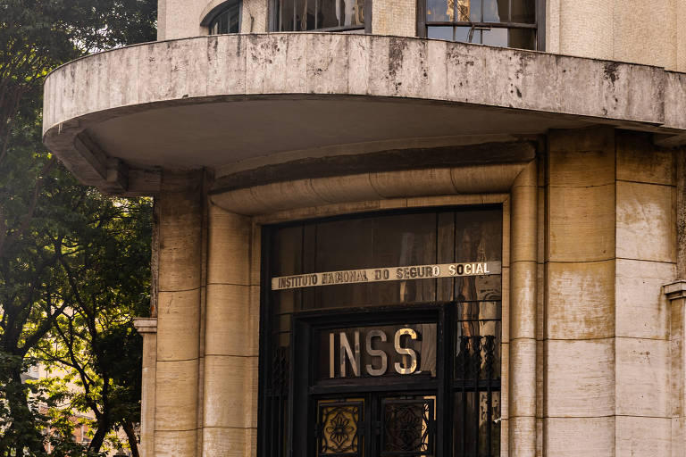 INSS começa a enviar WhatsApp para 1 milhão de aposentados que ainda podem pedir devolução
