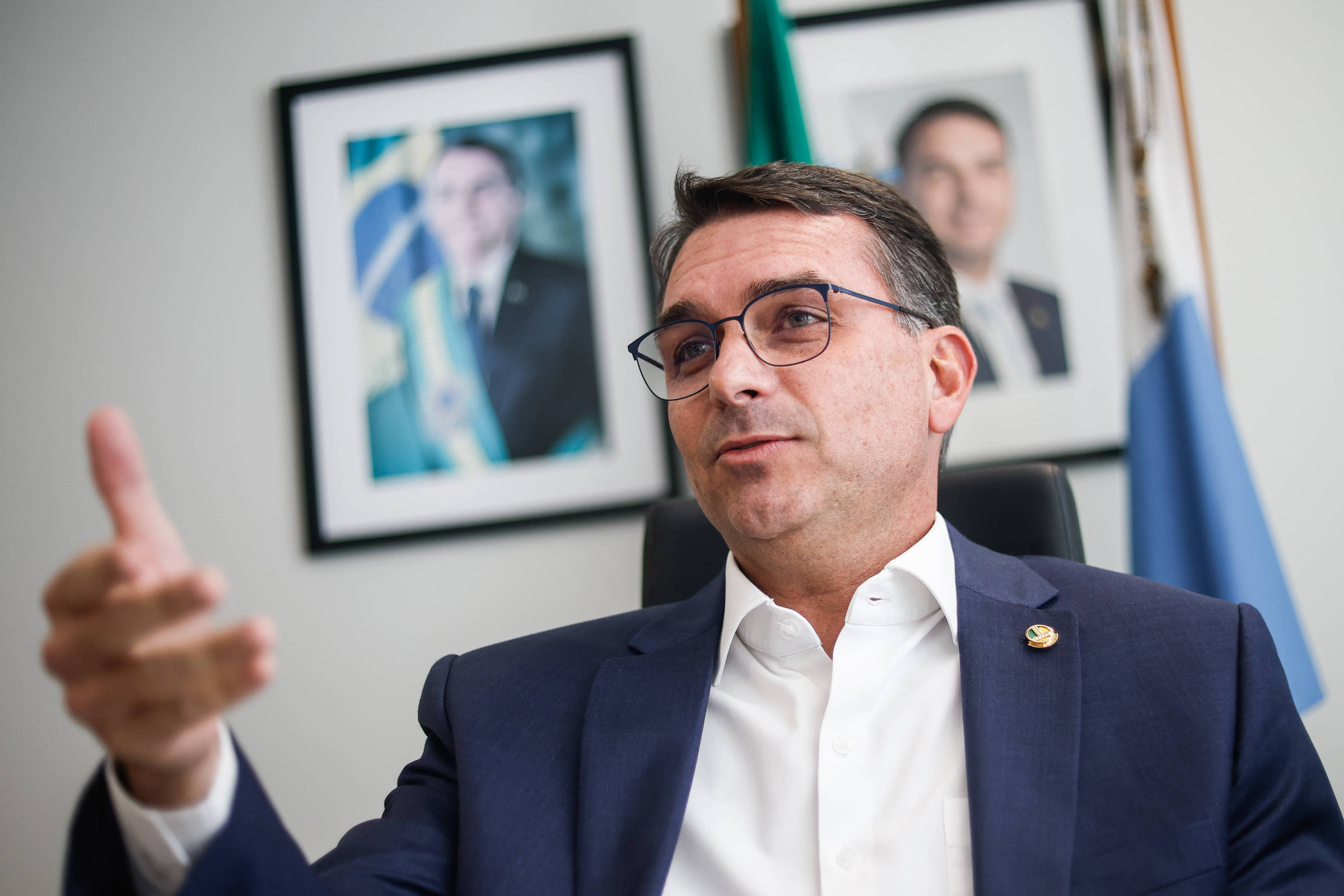 Flávio Bolsonaro ataca Lula e minimiza fala de Eduardo sobre sanção de Trump a Motta e Alcolumbre
