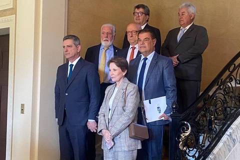 Em Washington, líder do governo no Senado diz acreditar não ser possível expandir prazo de tarifas