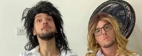 Os humoristas Dri e Rê do Dois Por Todos