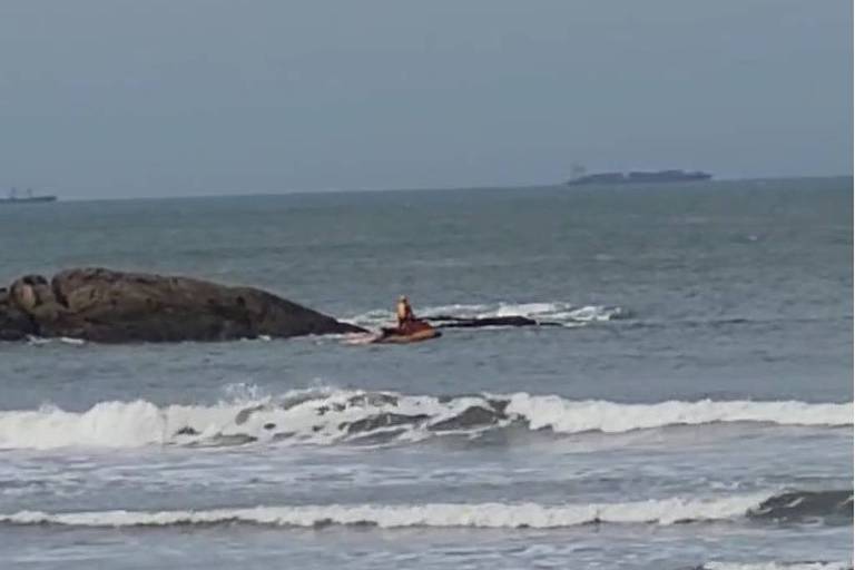 Corpo de turista de 19 anos que se afogou em Guarujá (SP) é encontrado