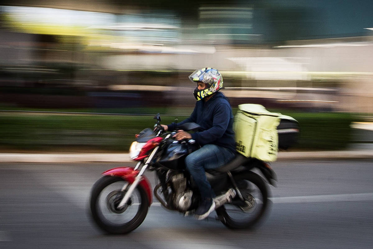 Número de motos cresce no país sem fiscalização e segurança