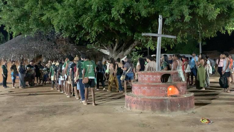 Toré, uma dança festiva indígena, realizada no 1º Seminário de Medicinas Ancestrais: Jurema, na aldeia Tapera, em Orocó (PE)