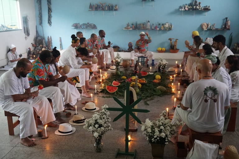 Ritual com jurema-preta no Terreiro de Orestes, em Belo Horizonte