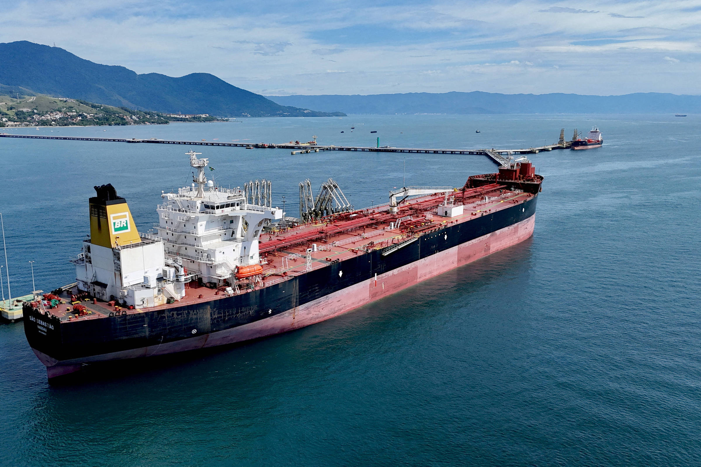 Petrobras eleva produção e bate recorde de exportação de petróleo