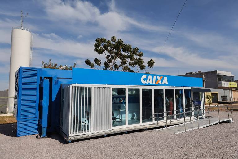 Caixa inaugura primeira agência móvel na segunda maior favela do Brasil