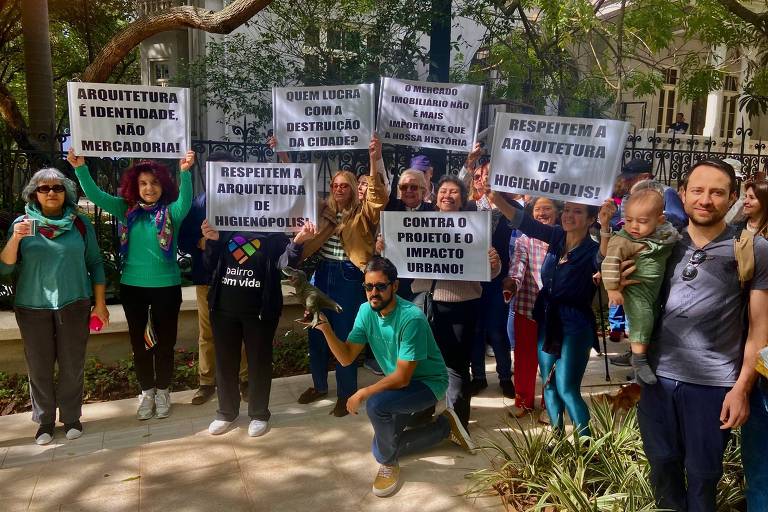 Manifestação na rua Itacolomi