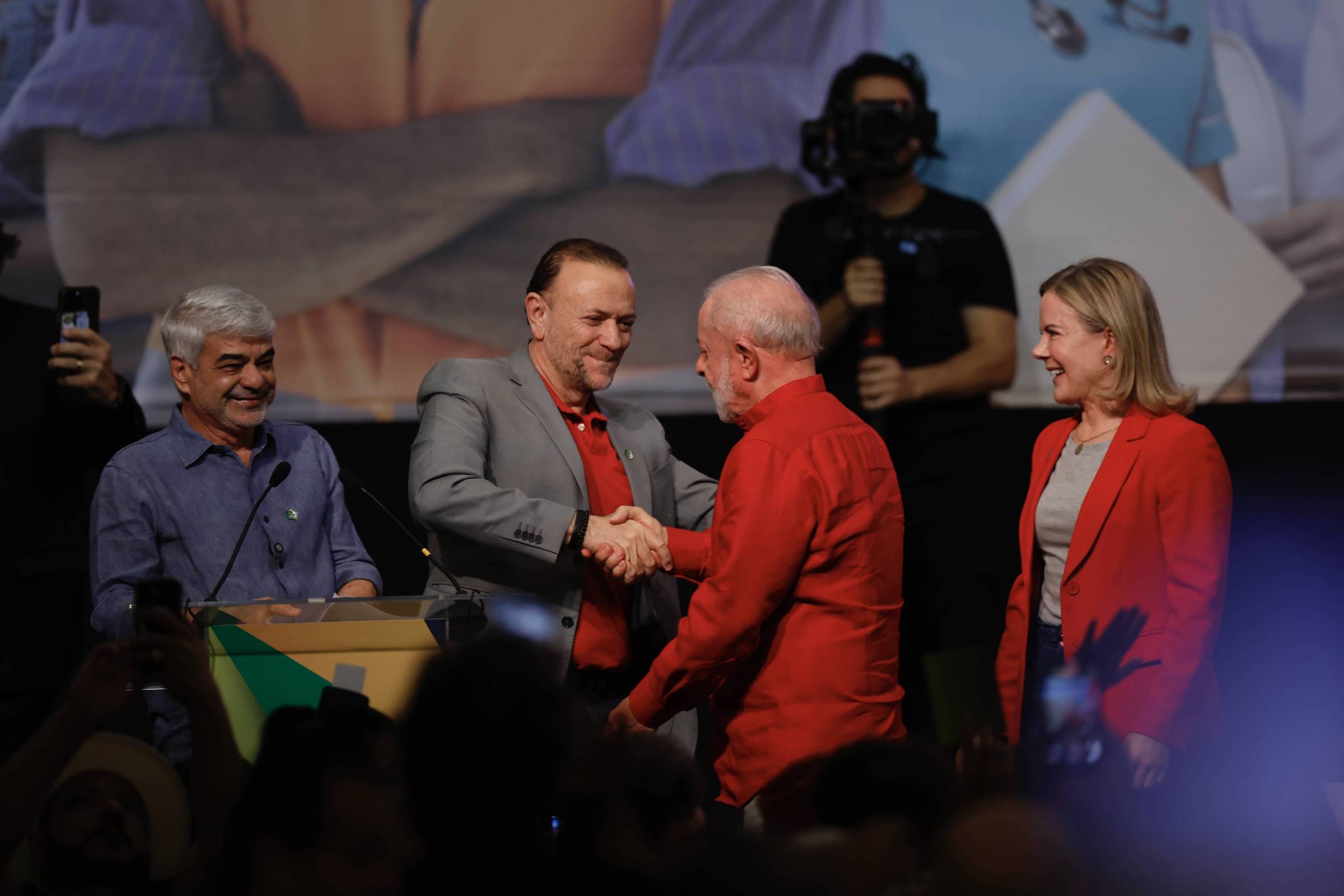 PT prioriza Lula, maior bancada na Câmara e novos senadores no Nordeste