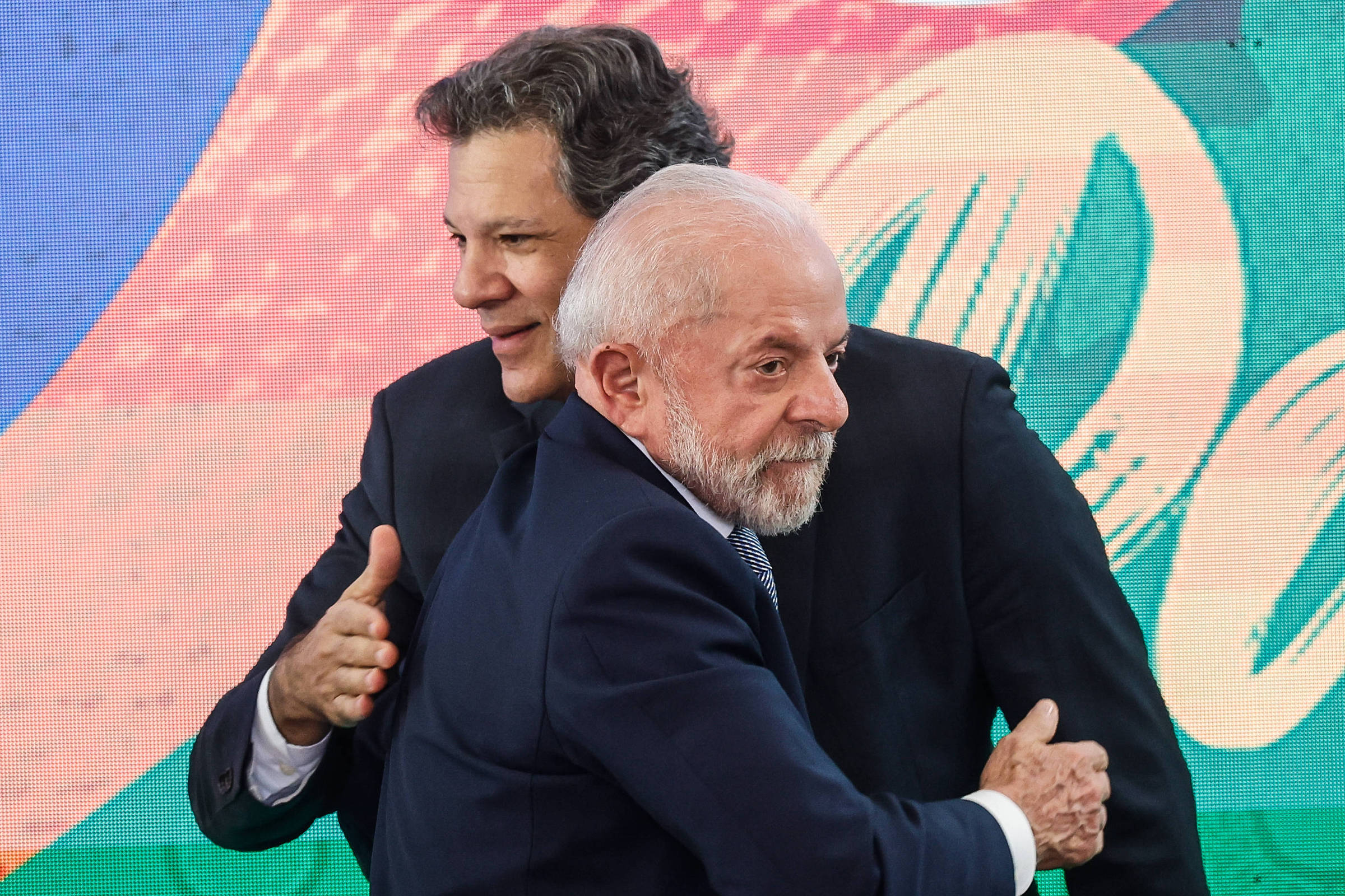 Pix como garantia, cobrança extrajudicial e outras propostas: leia sugestões entregues a Lula para baratear crédito