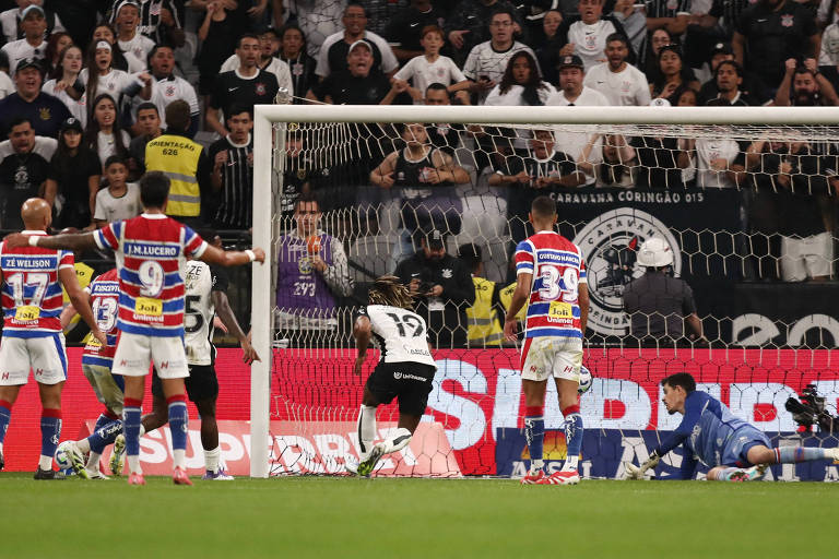 Com tantas competições, times deveriam ter uns 15 titulares
