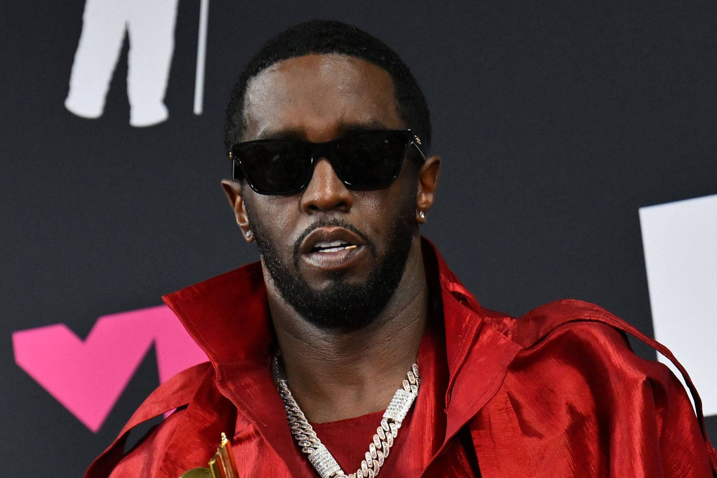 Defesa de Sean 'Diddy' Combs pede que rapper deixe a prisão ainda em 2025