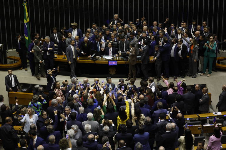 Centrão retoma ofensiva contra leis do colarinho branco iniciada na Lava Jato, agora por emendas