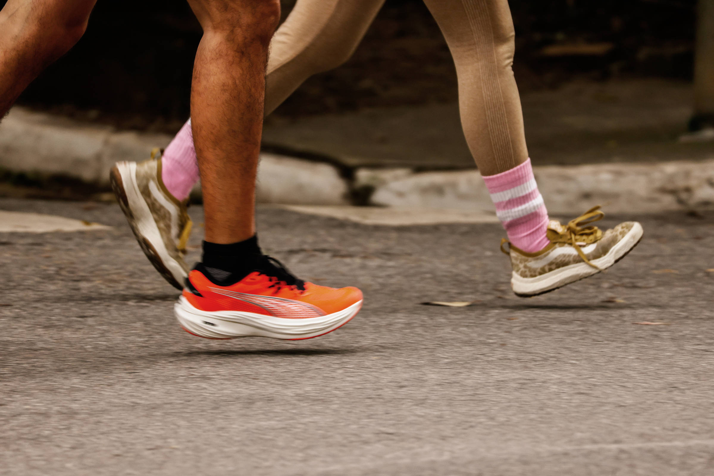 Você deve se alongar antes de correr? A resposta pode surpreender