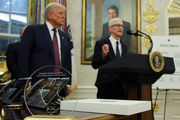 Bajulação e medo integram estratégias de CEOs para lidar com Trump