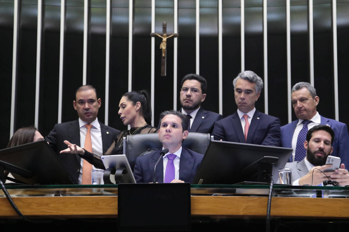 Motta diz que discutir proposta de blindagem a parlamentares 'é direito do Congresso'