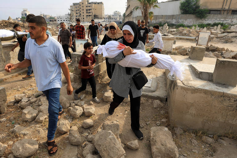 Israel intensifica bombardeio à Cidade de Gaza e inicia incursão, segundo relatos