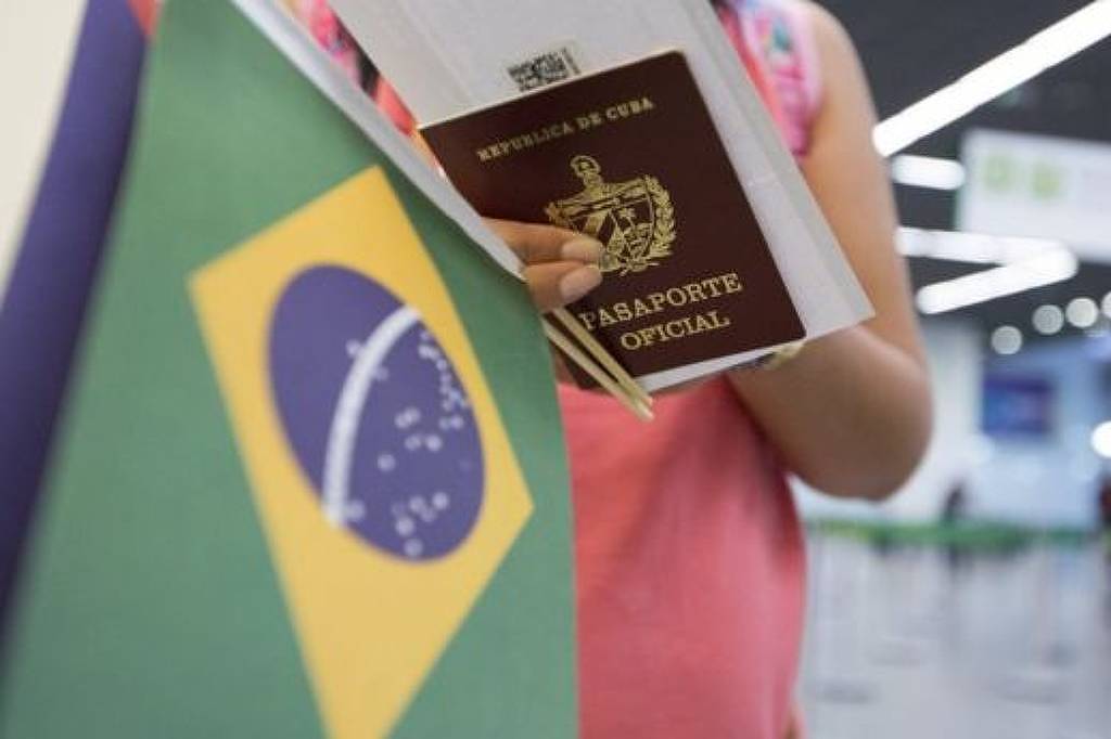 Mais Médicos foi 'golpe diplomático' e EUA vão responsabilizar todos ligados a 'esquema', diz embaixada