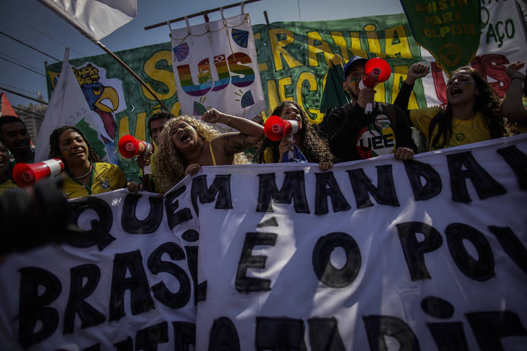 Governo vai fiscalizar acordos coletivos de manutenção de empregos em setores atingidos pelo tarifaço