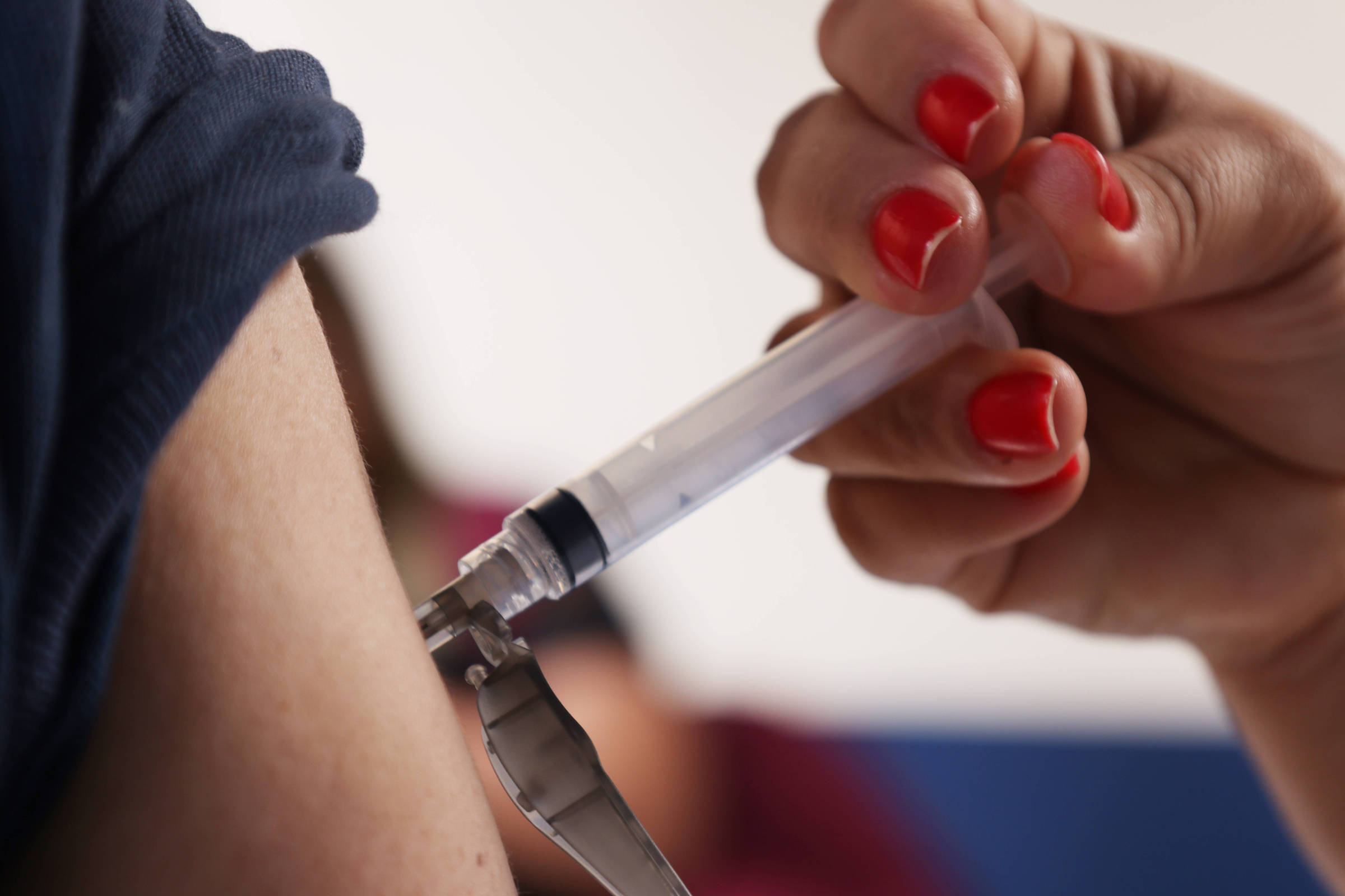 Vacina contra bronquiolite chega ao SUS em dezembro; saiba quem pode tomar