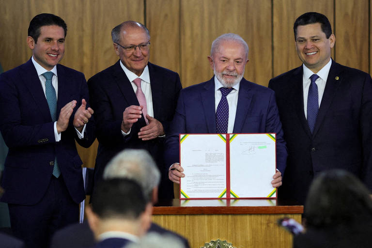 Governo Lula tenta blindar plano contra tarifaço no Congresso para evitar custo maior
