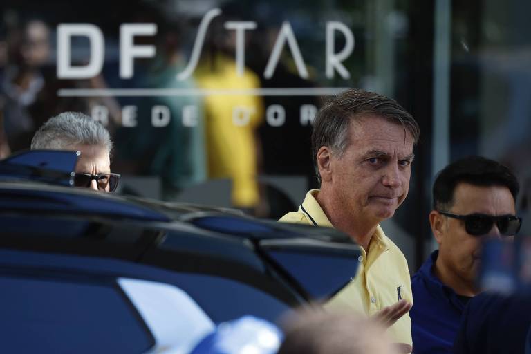 Bolsonaro deixa hospital do DF com quadro de infecções pulmonares residuais e volta à prisão domiciliar