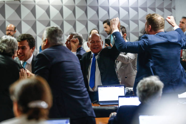 Derrota em CPI do INSS ressuscita crise que o governo julgava resolvida