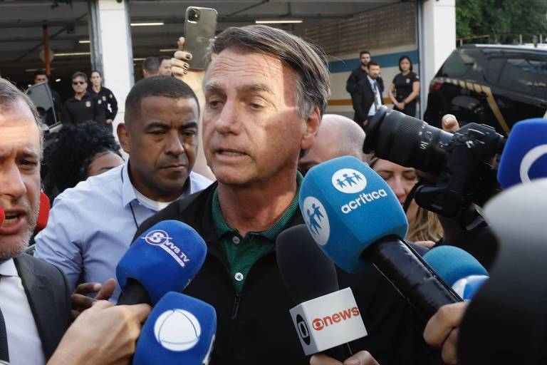 Bolsonaro recebeu sugestão, mas descartou asilo na Argentina ou fuga, diz advogado