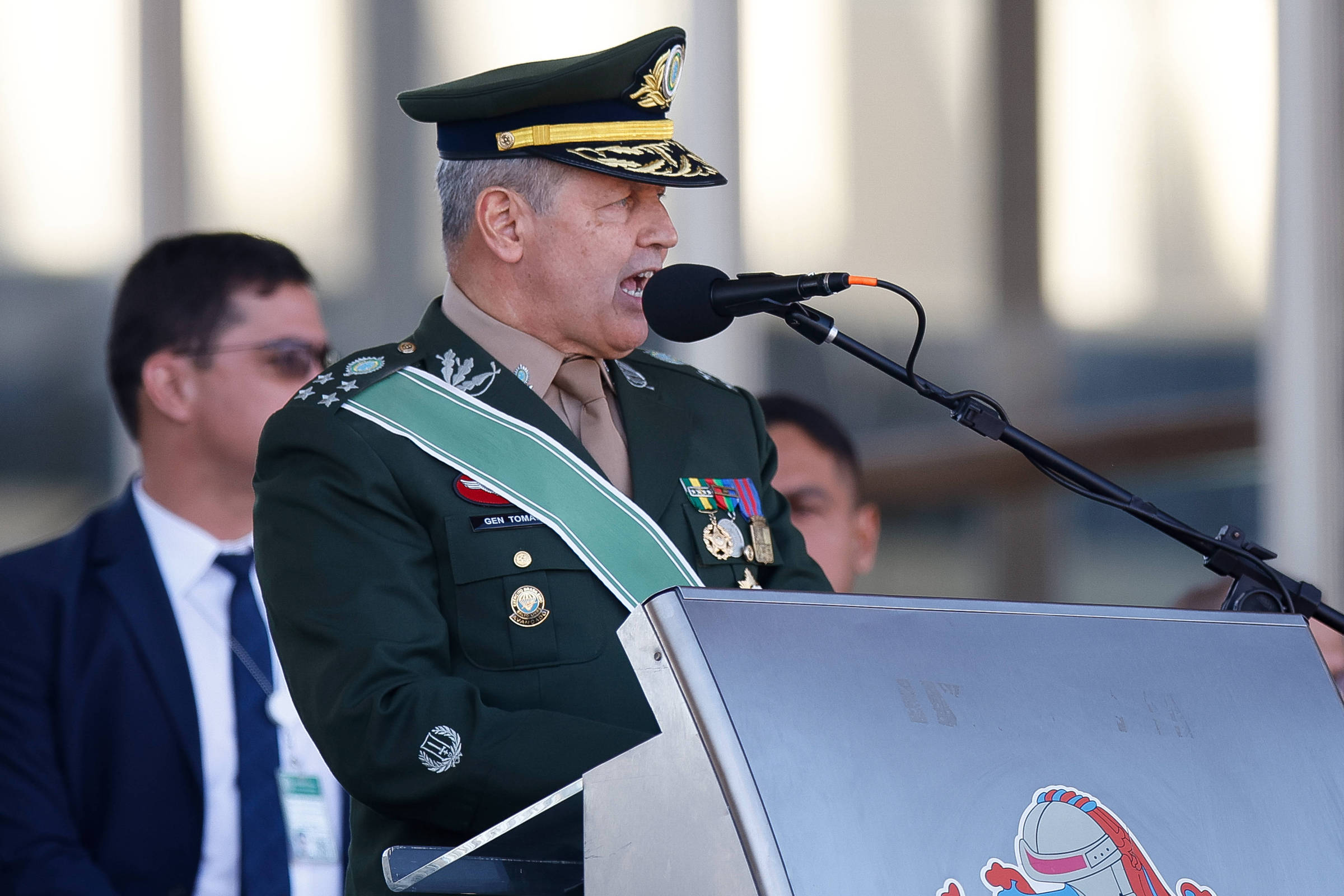 Comandante do Exército exalta Caxias: 'Minha espada não tem partido'