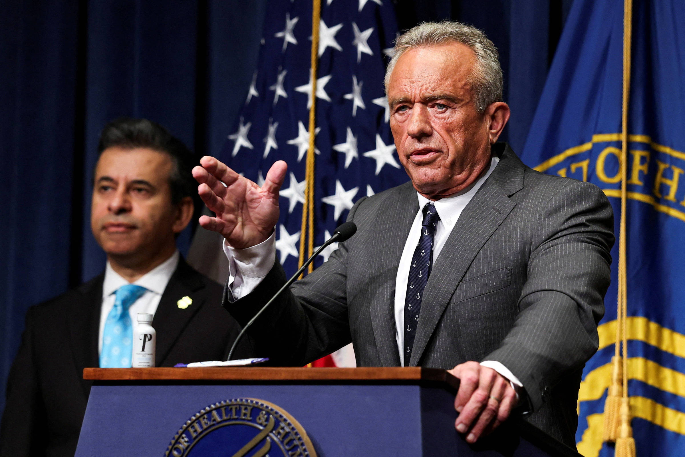 Como Robert F. Kennedy Jr, secretário de Saúde do governo Trump, prejudica a vacinação no mundo