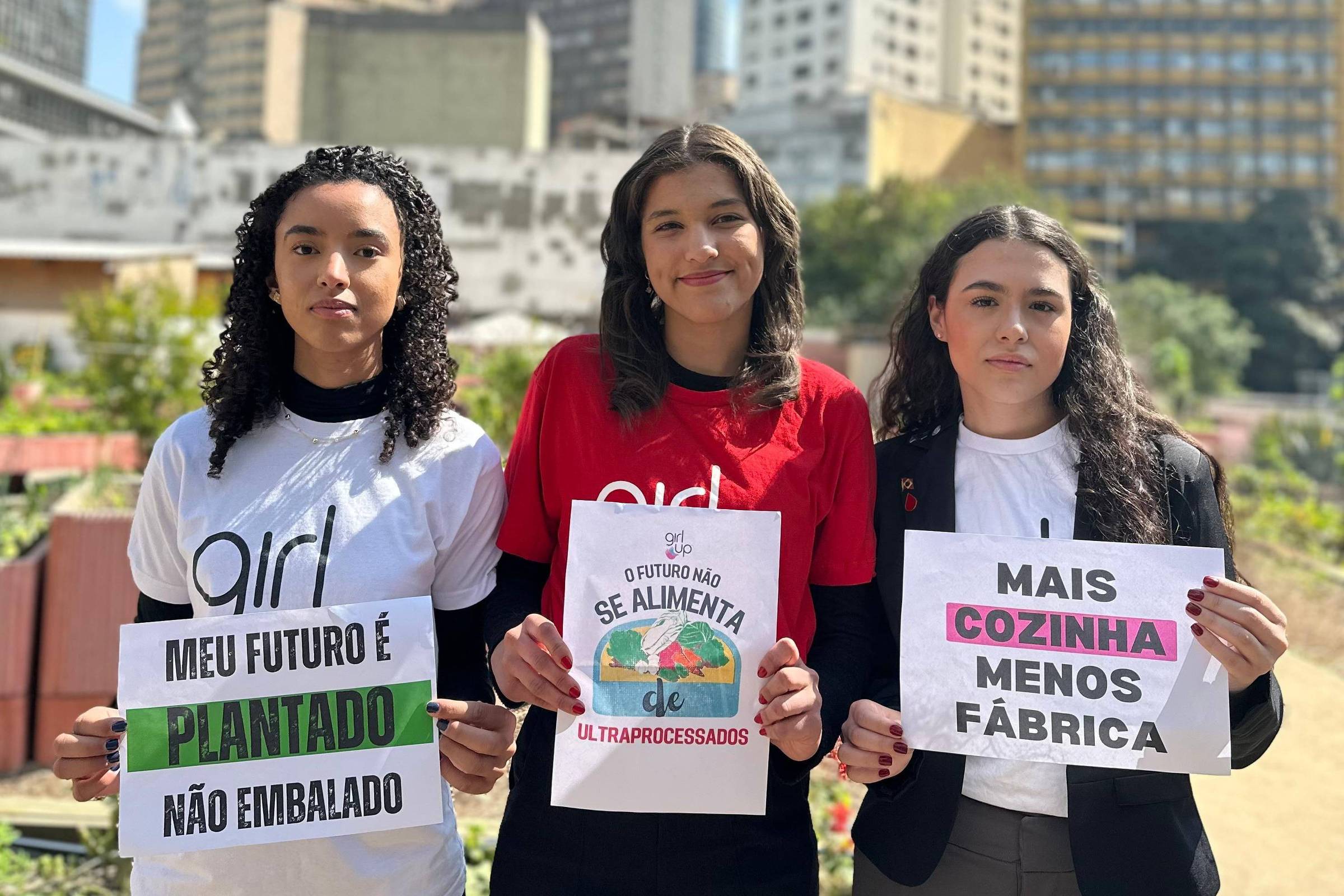 Jovens pressionam vereadores por proibição de ultraprocessados em escolas de SP