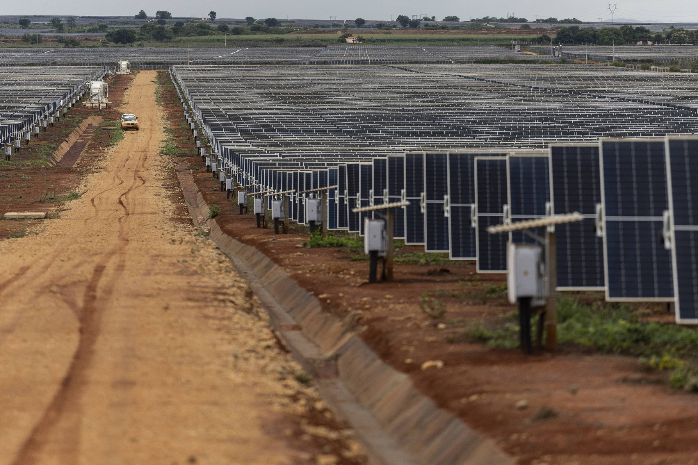 Aneel quer que preço da conta de luz mude conforme horário do dia