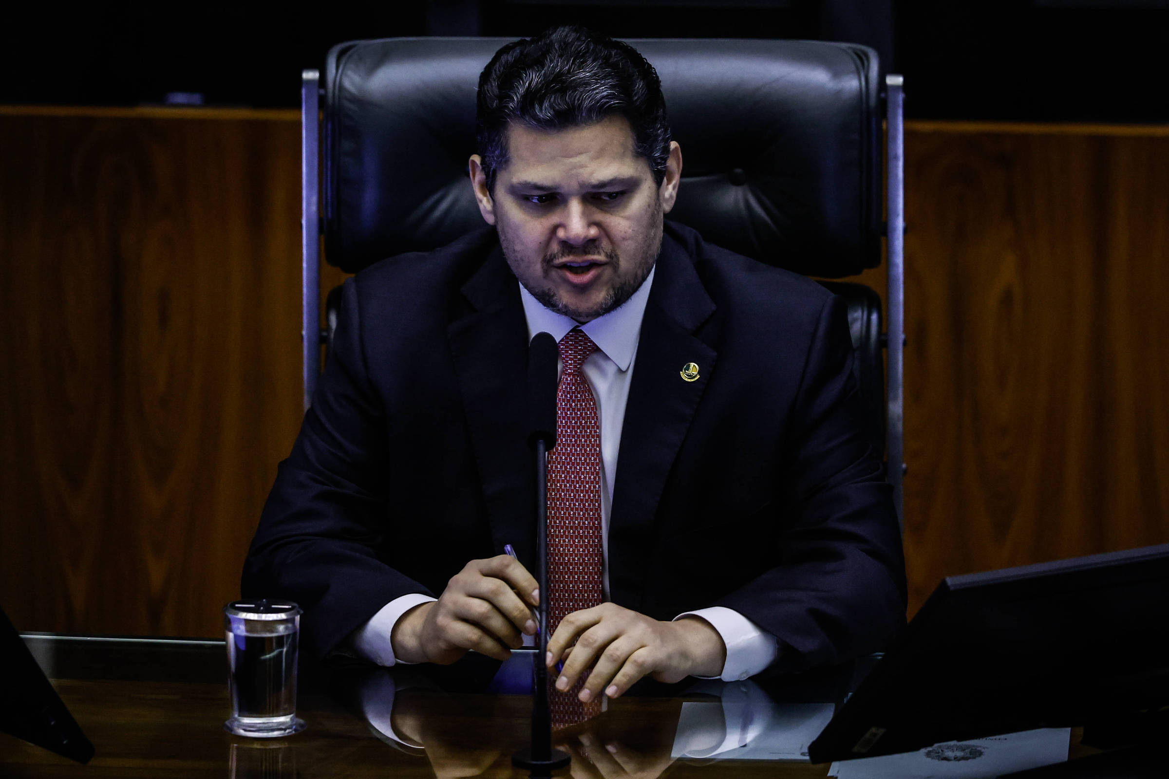 Senado tenta pela 5ª vez votar projeto que afrouxa Lei da Ficha Limpa