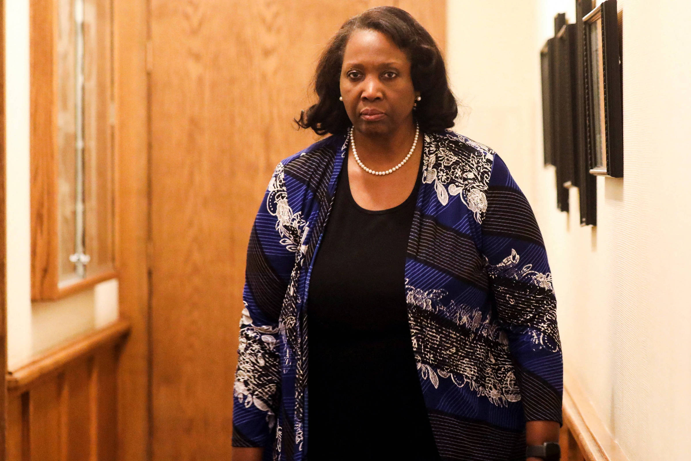 Quem é Lisa Cook, primeira e única negra a virar diretora do Fed e que se tornou alvo de Trump