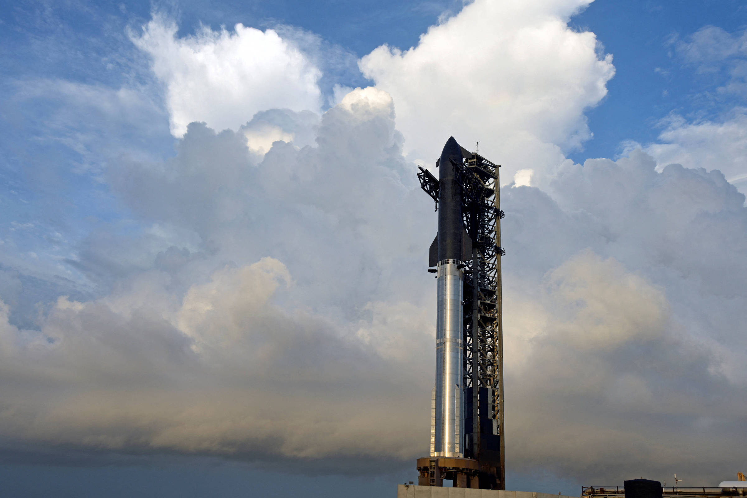SpaceX tentará lançar o foguete Starship nesta terça-feira (26)