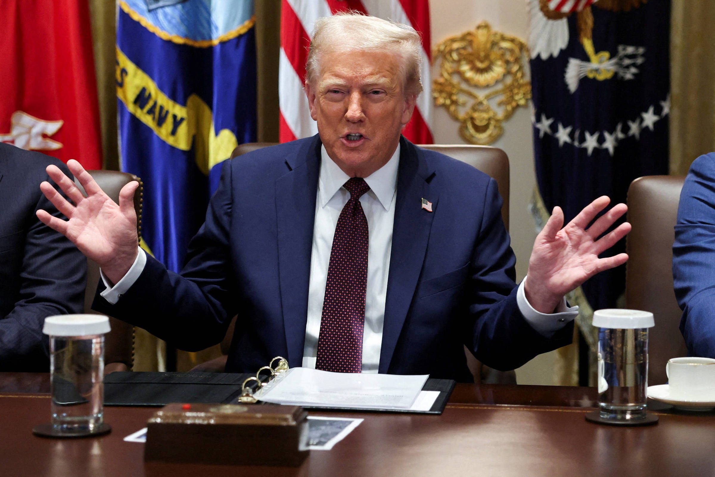 Trump pressiona Israel para acelerar suas operações militares em Gaza, diz site