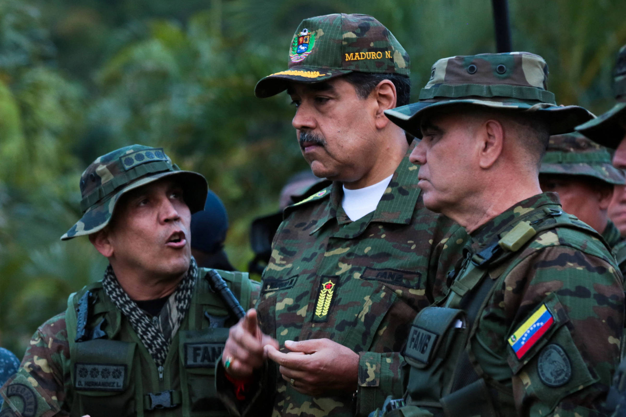 Venezuela mobiliza Marinha após deslocamento militar dos EUA ao Caribe