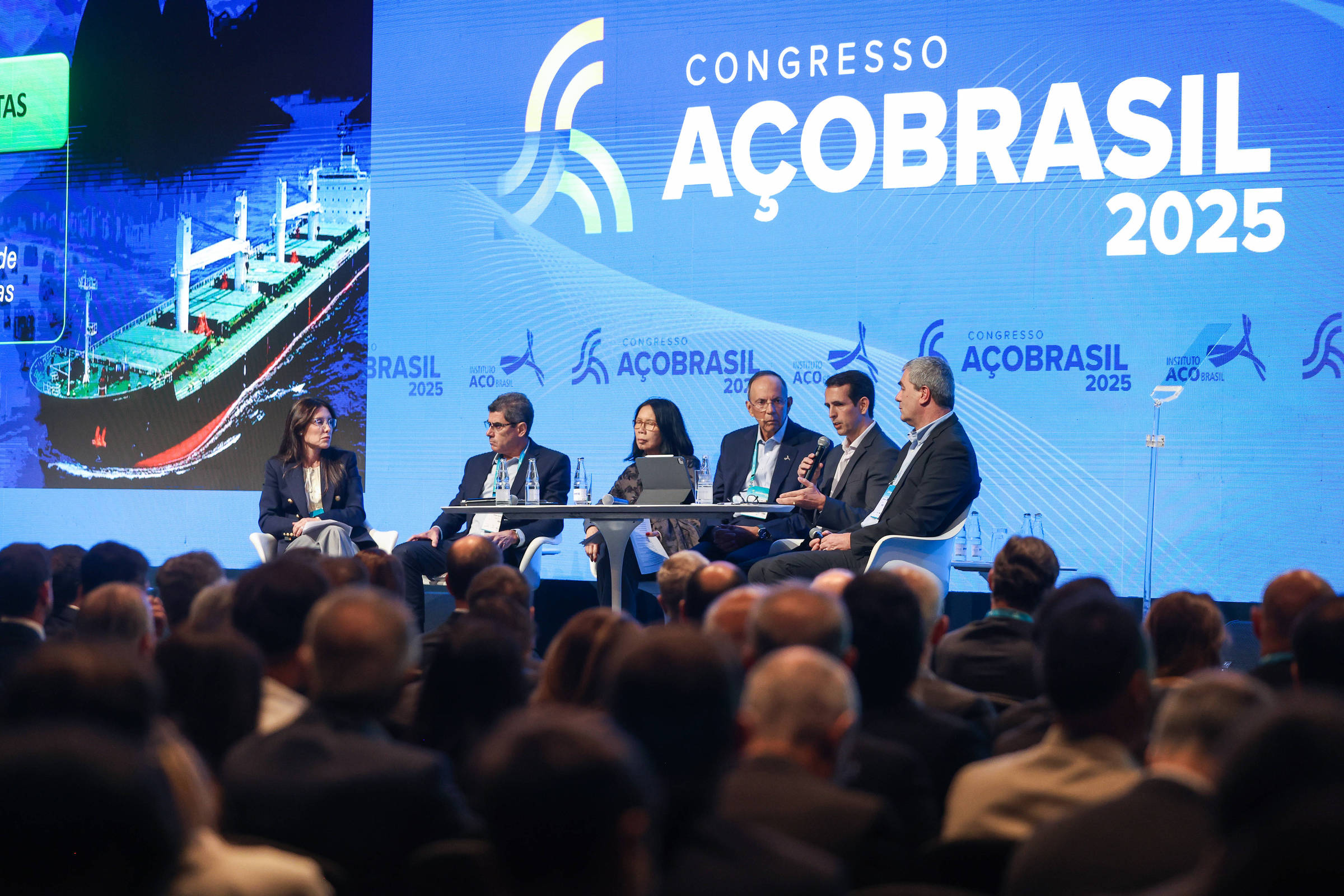 Setores de aço, calçados, têxteis, plásticos e máquinas estudam se unir contra invasão chinesa