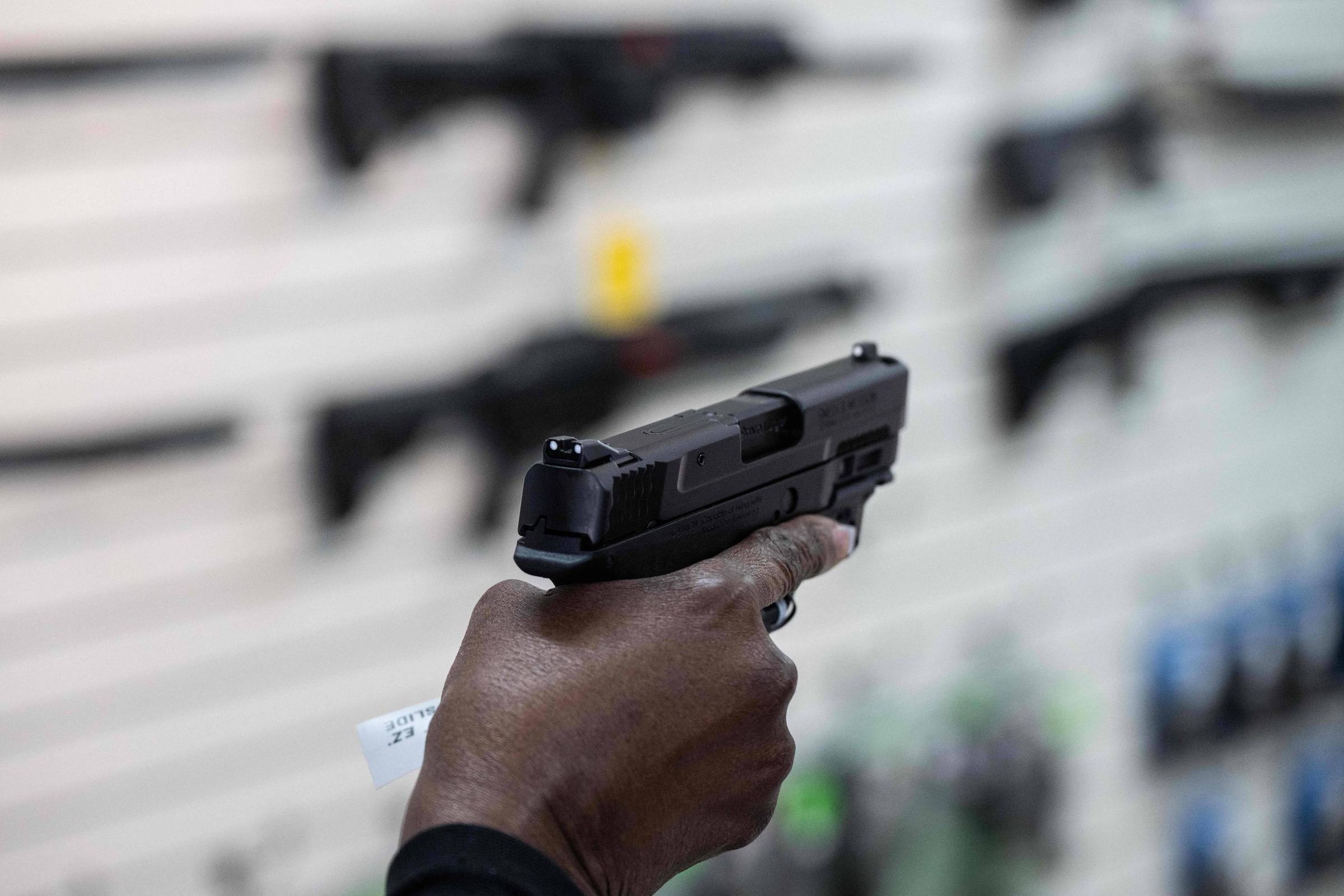 EUA mantêm Brasil em programa de venda de armas apesar de crise bilateral