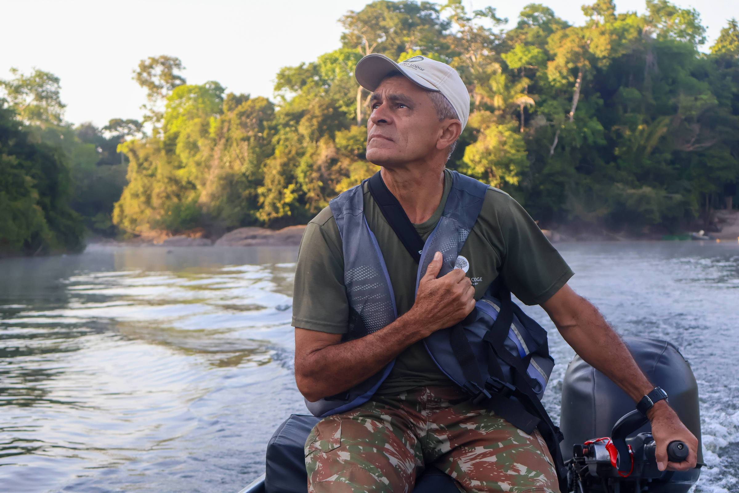 Ex-garimpeiro cria poças de água para pássaros na Amazônia em MT