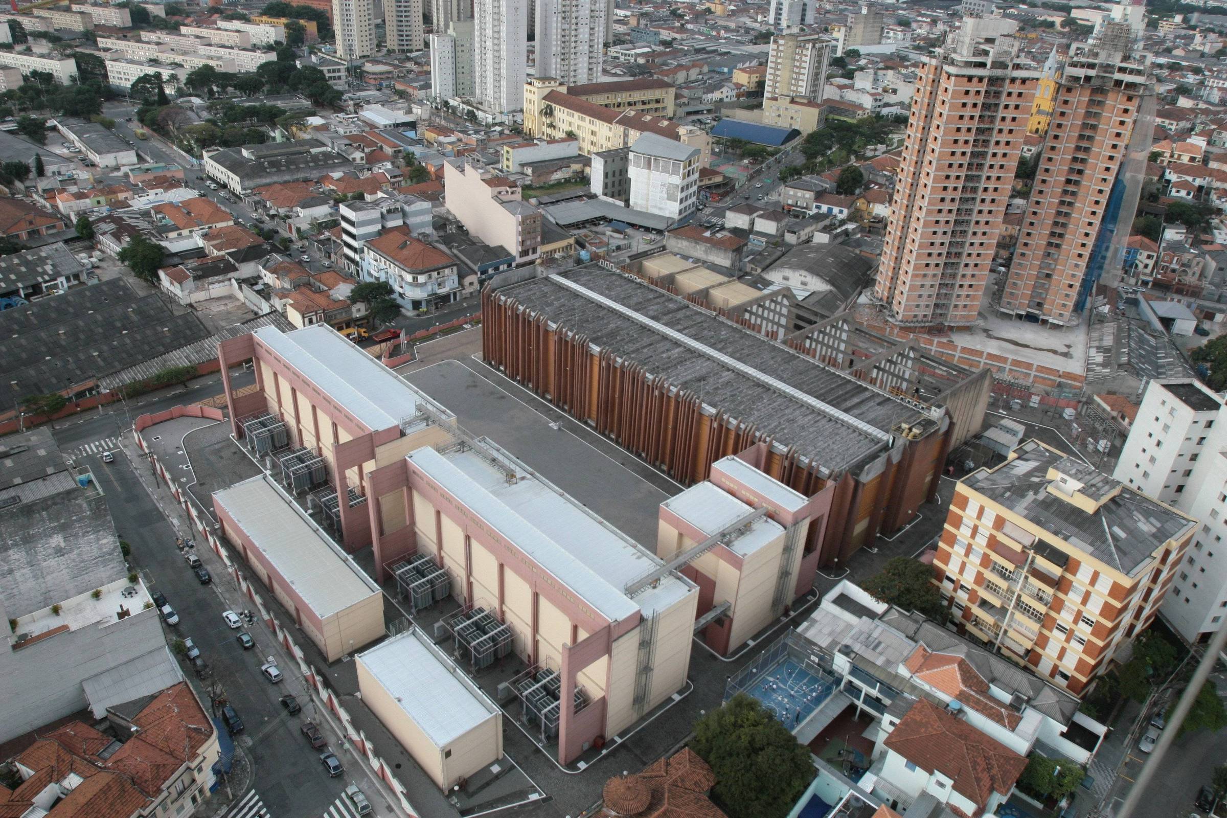 Concessão de transmissão abre novo embate entre ministério e agência de energia