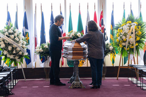 'Ele simplesmente fechou os olhos e se foi', diz filho de Luis Fernando Verissimo