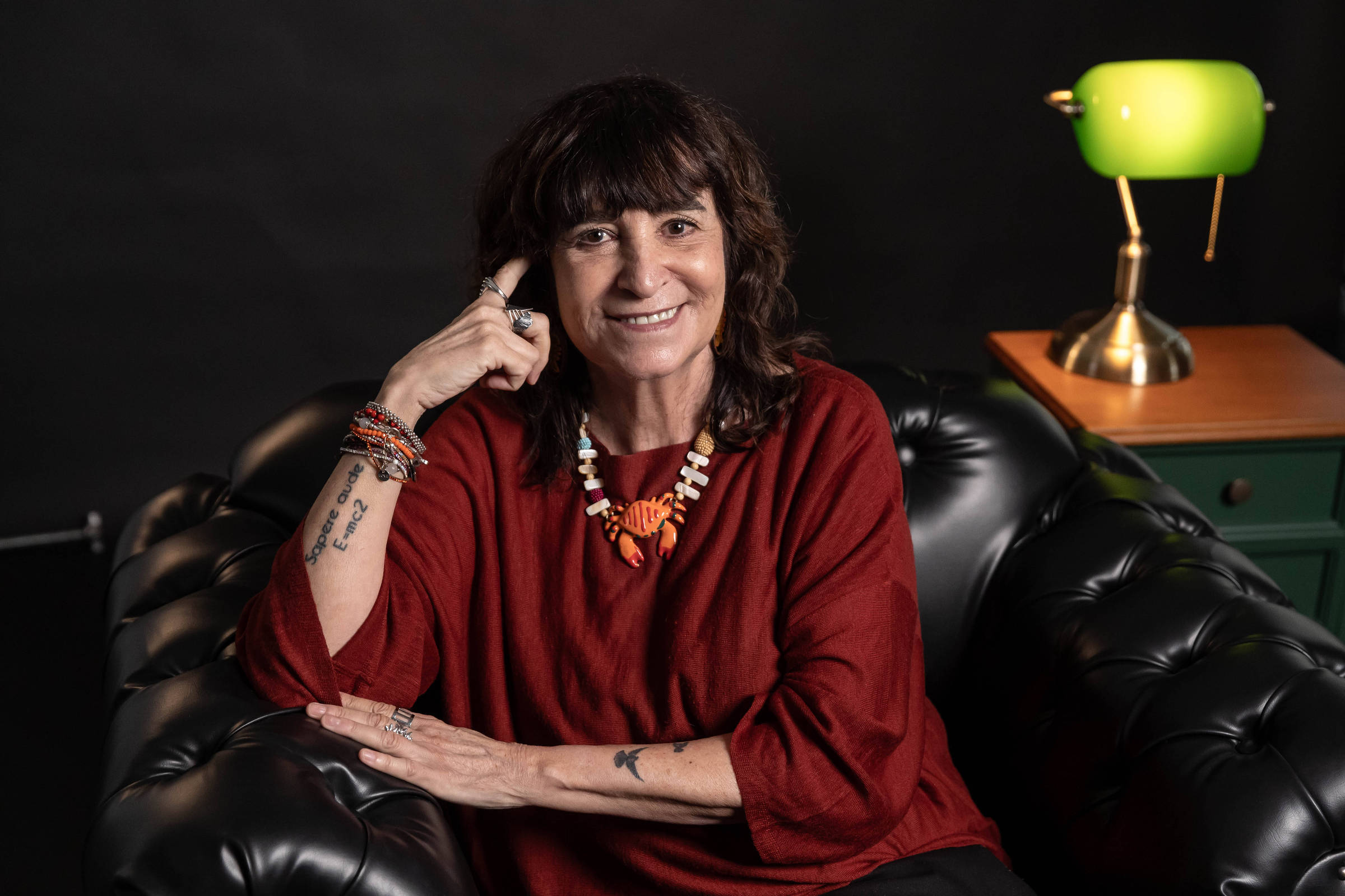 Ser romancista é um campo de humilhações, diz escritora Rosa Montero na CasaFolha