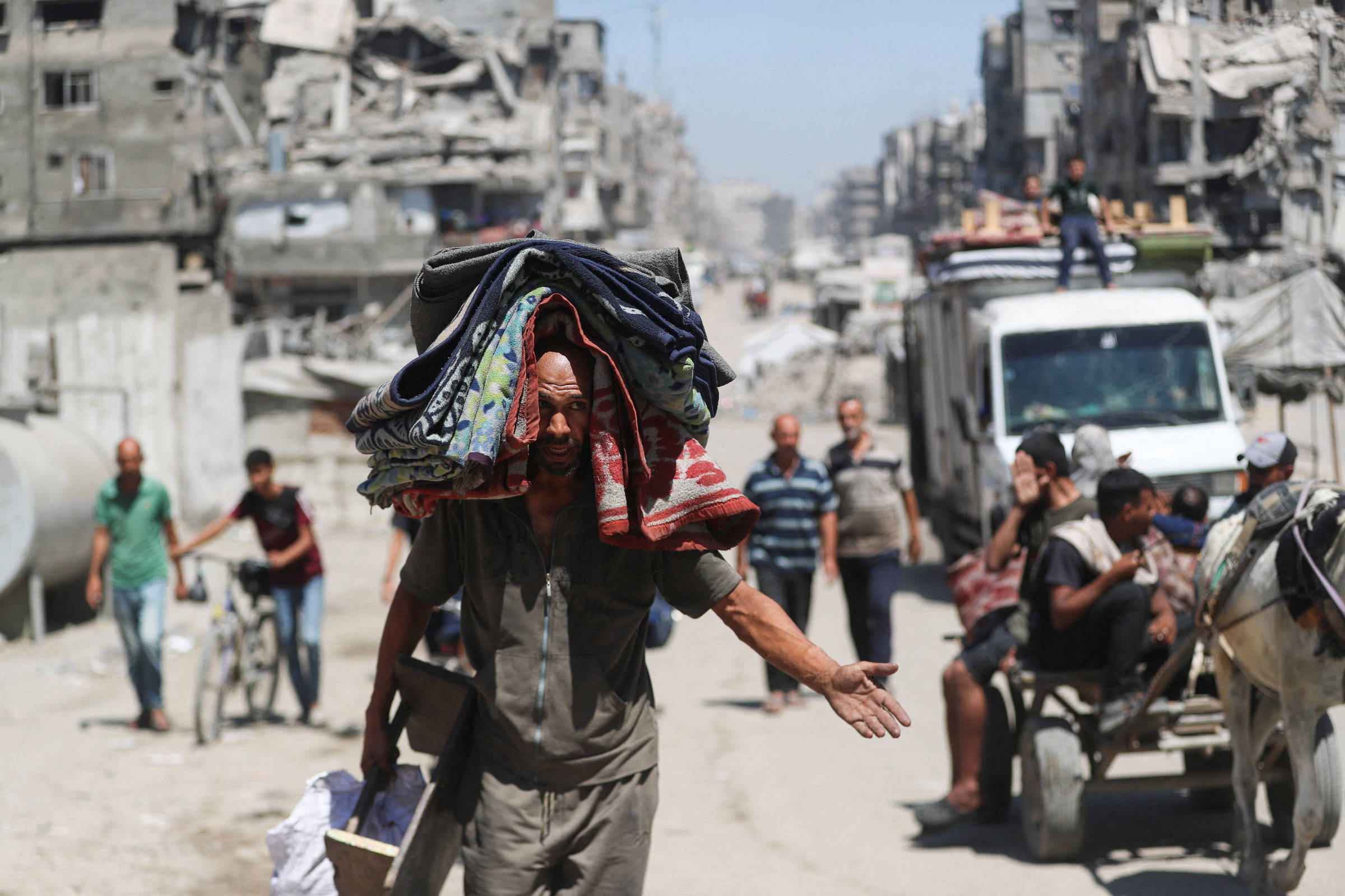 Ações de Israel em Gaza se enquadram em critérios legais de genocídio, dizem estudiosos do tema